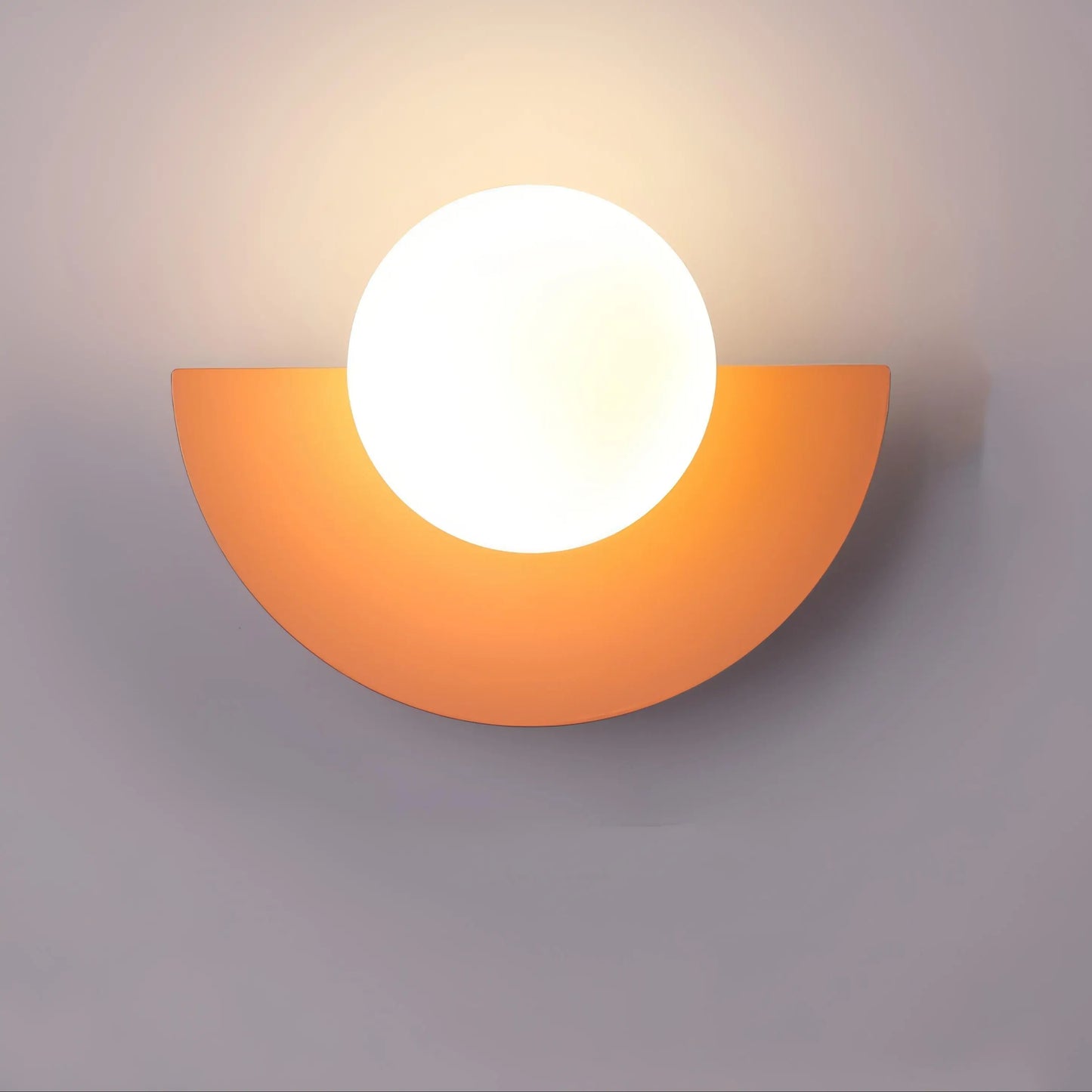 LunaGlow - Stilren Halvsirkelformet Vegglampe for Moderne Rom Motelys