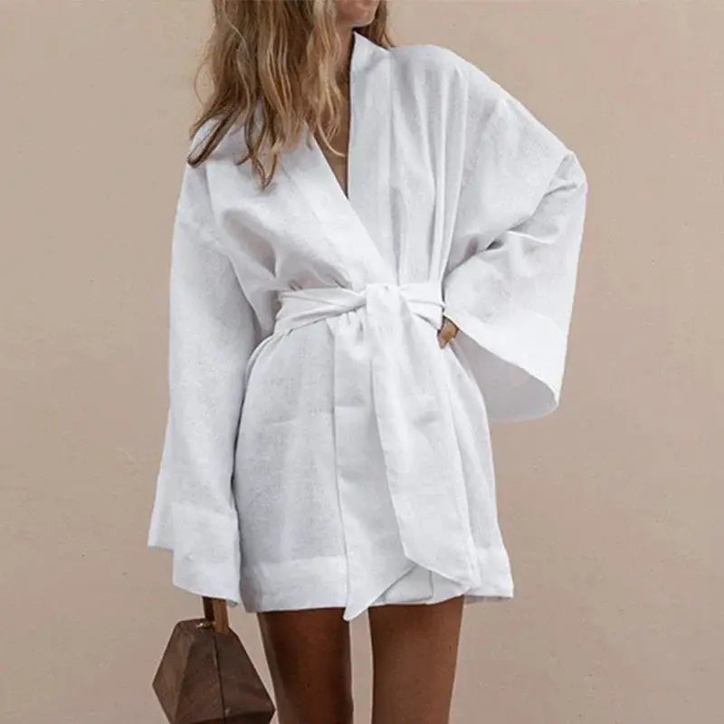 DressCharm - Minikjole med Snøring for Trendy Utseende Motelys