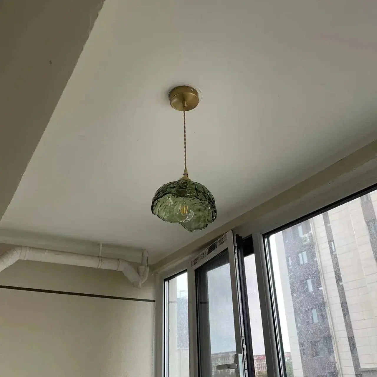BrassGlow - Elegant Pendellampe i Messingglass for Stilfulle Rom Motelys