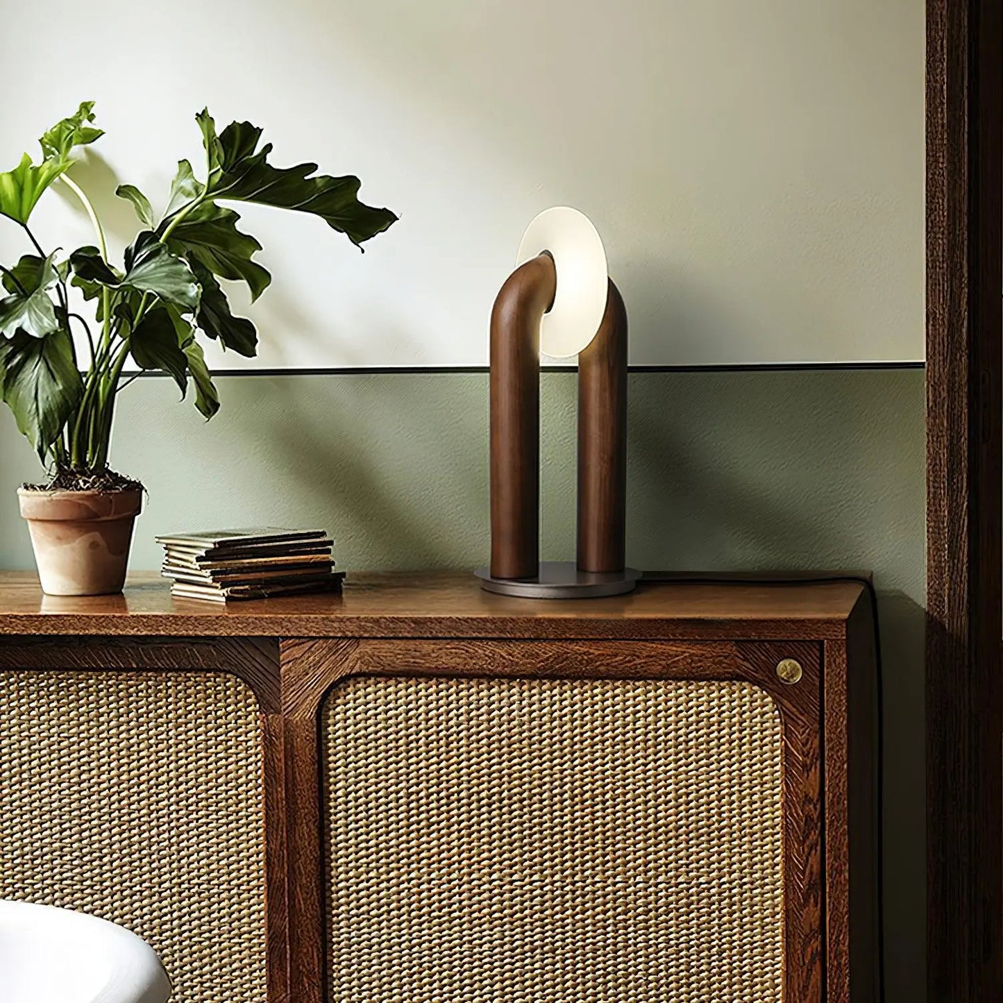 BrightNest - Elegant Trådløs Bordlampe for Moderne Innredning Motelys