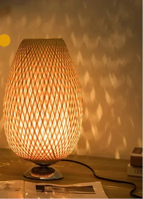 BambooGlow - Unik Bordlampe i Bambus for Hjemmet Ditt Motelys