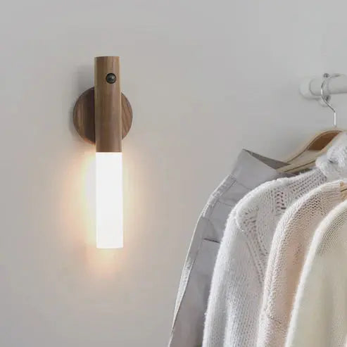 LuxeLight - Oppladbar Lampett i Tre for Stilig Belysning Motelys