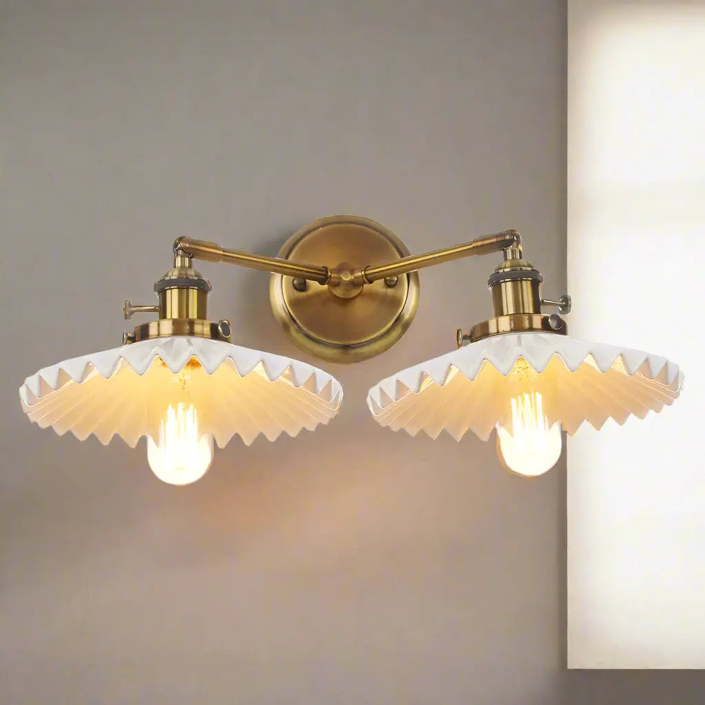 LuxeGlow - Keramisk Dobbelthodelampe med Klassisk Stil Motelys