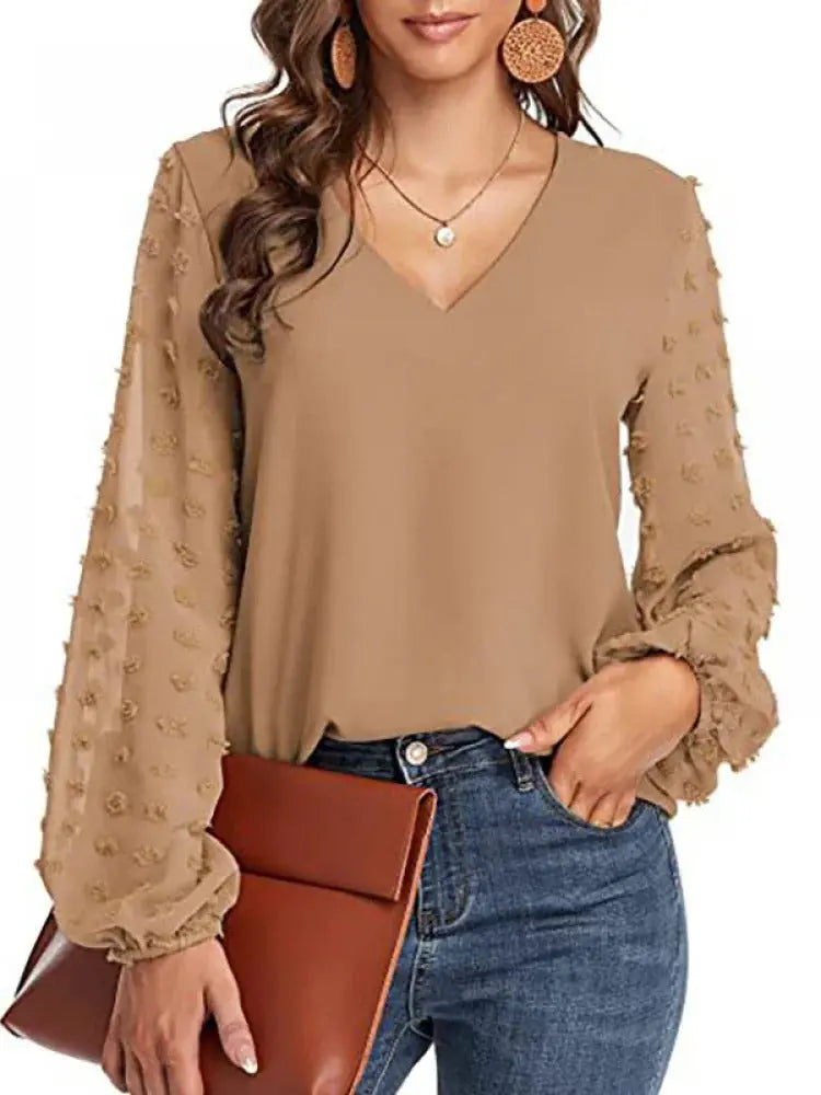 FashionVibe - Moderne Bluse med V-hals for Elegante Antrekk Motelys