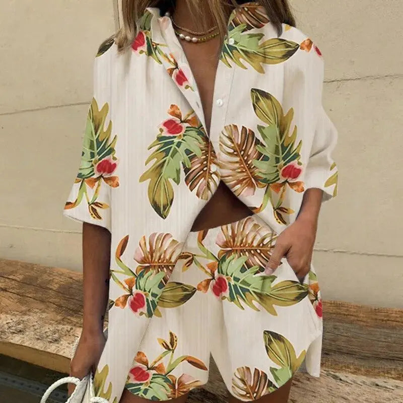 ChicWave - Sett med bluse og shorts for En Uanstrengt Stil Motelys