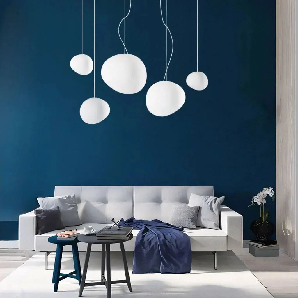 LunaGlow - Stilig Hvit Pebble Pendellampe for Unike Rom Motelys