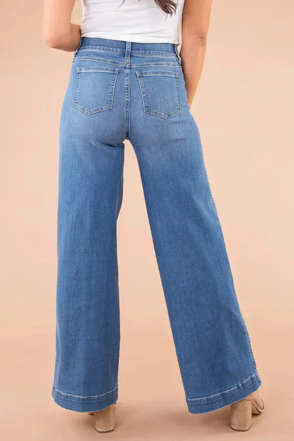 TrendyVibes - Jeans med Utslått Høy Midje for En Elegant Silhuett Motelys