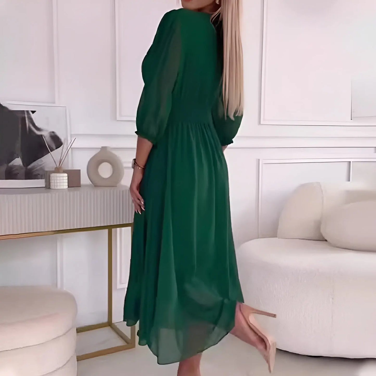 SilkDreams - Elegant Kjole i Lys Silkesilkekorsong for Alle Anledninger Motelys