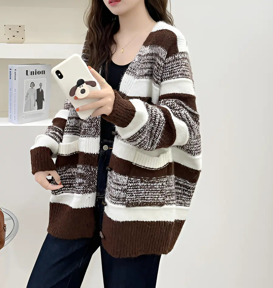 ChicStyle - Elegant Stripete Cardigan med Knapp Motelys