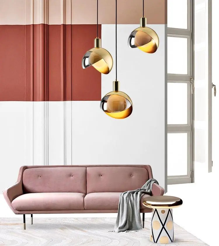LuxeGlow - Fantastisk Pendellampe i Gullglass for Elegant Belysning Motelys