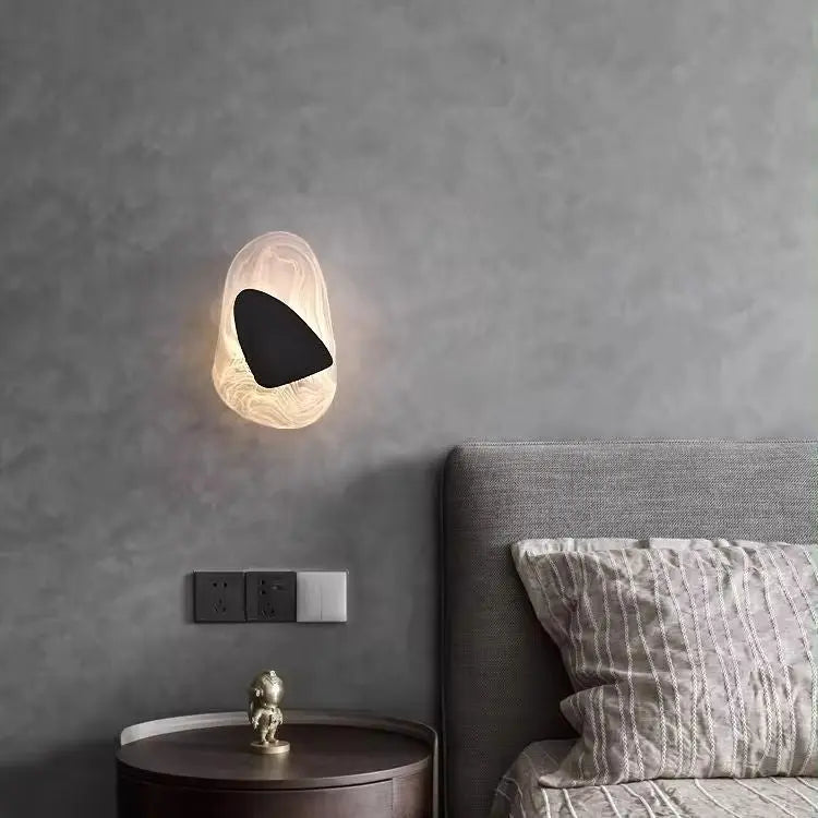 LuxeLight - Elegant LED-Vegglampe i Glass for Stilren Belysning Motelys