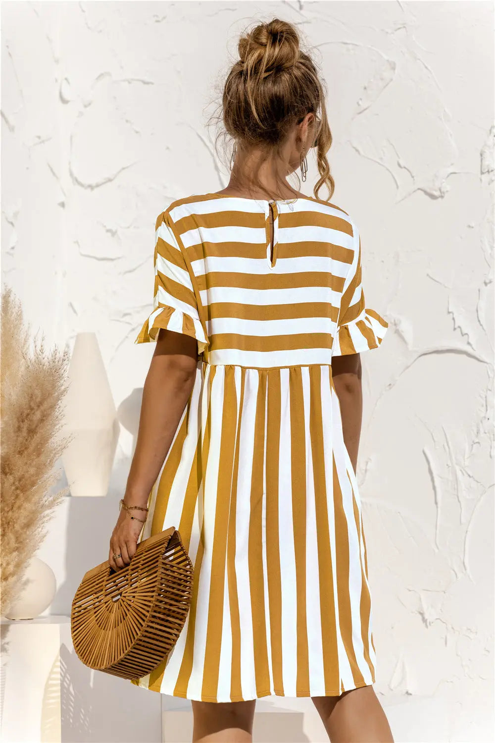 FashionWave - Sjarmerende Stripete Kjole for Varme Dager Motelys