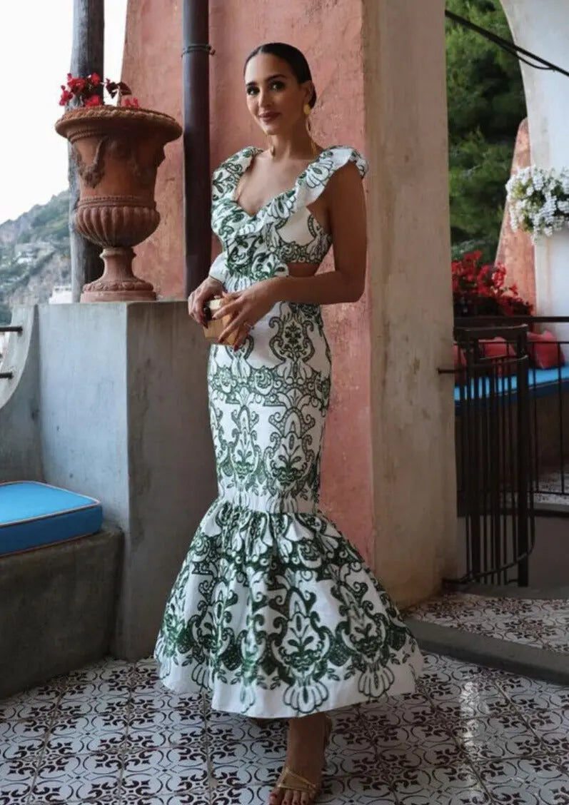 VeronaGrace - Brodert Maxi Kjole med Volanger Motelys