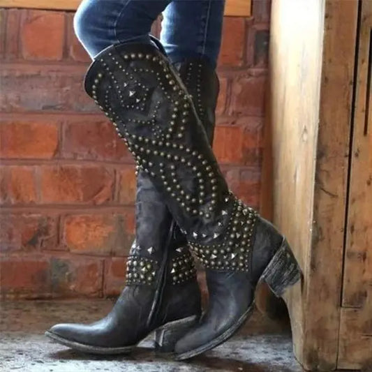 RusticEdge - Unike Cowboystøvler med Metallnagler for Trendy Utseende Motelys