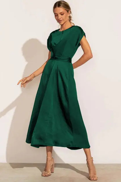 SilkStyle - Satengkjole på Tvers for Elegante Anledninger Motelys
