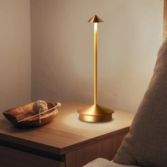 Stilfull bordlampe Motelys