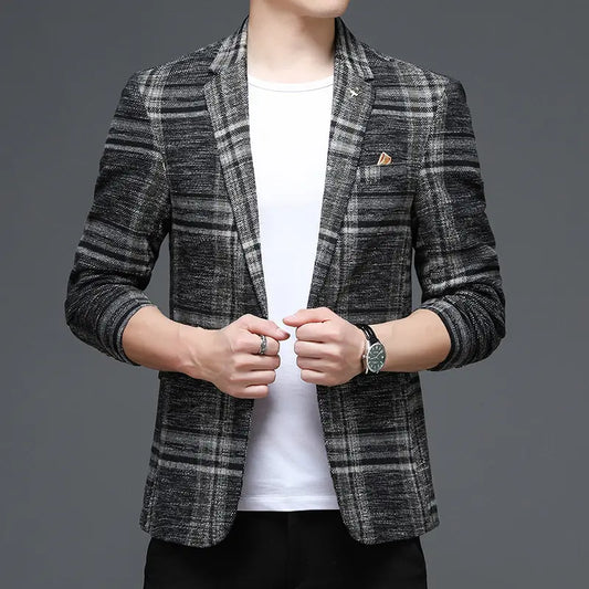 StyleSavvy - Trendy Rutete Blazer for En Enkel Eleganse Motelys