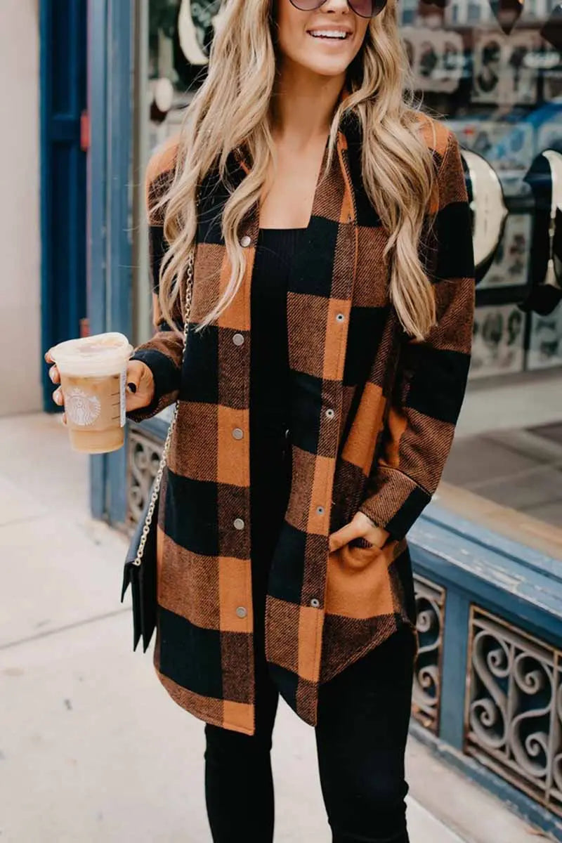 TrendyKnits - Rutete Cardigan til Dame for En Stilig Vår Motelys