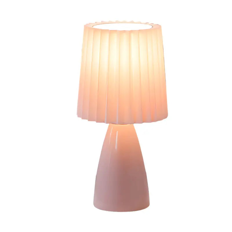 GlassGlow - Elegant Bordlampe med Glassfot for Ditt Hjem Motelys