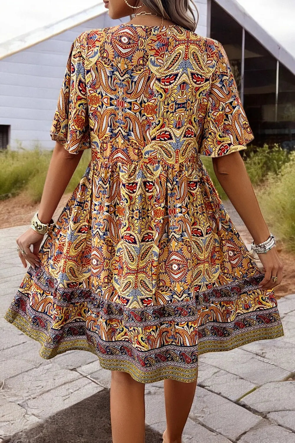 VividChic - Minikjole Med Trykt V-Hals For En Lekker Look Motelys