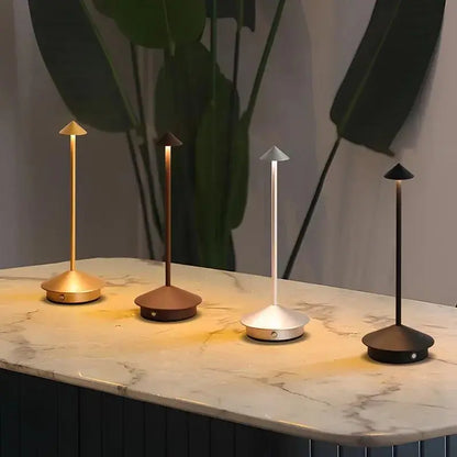 Stilfull bordlampe Motelys