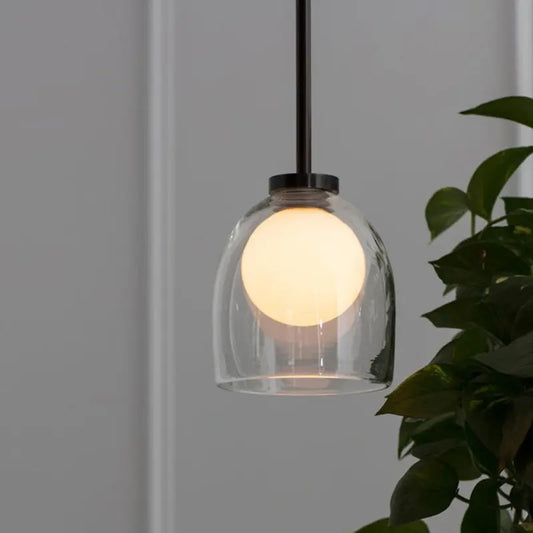 LumiSphere - Trendy Pendel med Lys Glasskule for Elegant Belysning Motelys