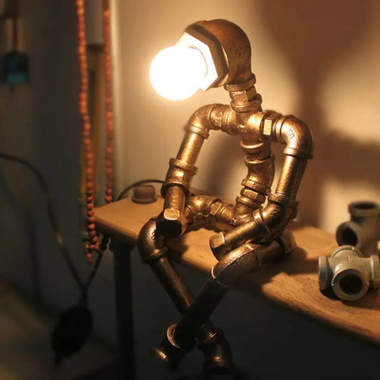 SteelCraft - Trendy Robotlampe i Jern for Moderne Interiør Motelys