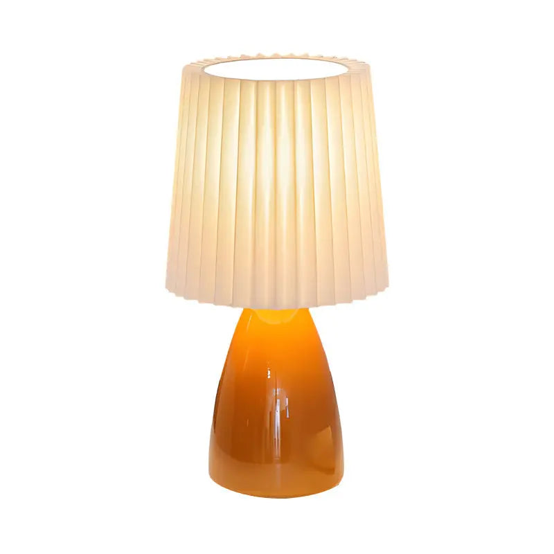 GlassGlow - Elegant Bordlampe med Glassfot for Ditt Hjem Motelys