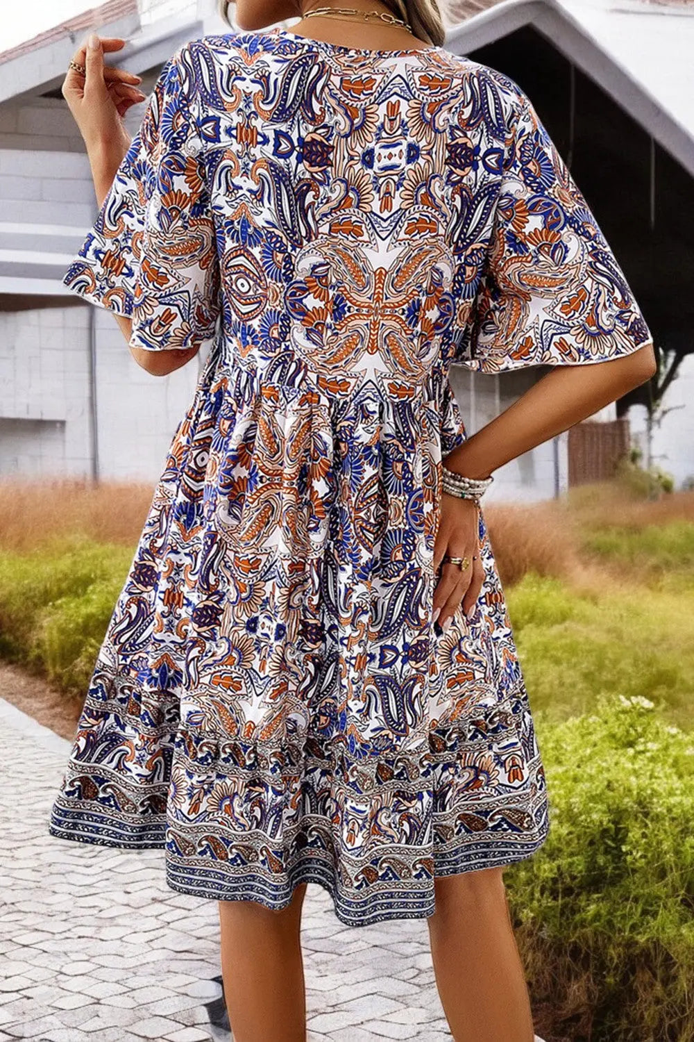 VividChic - Minikjole Med Trykt V-Hals For En Lekker Look Motelys
