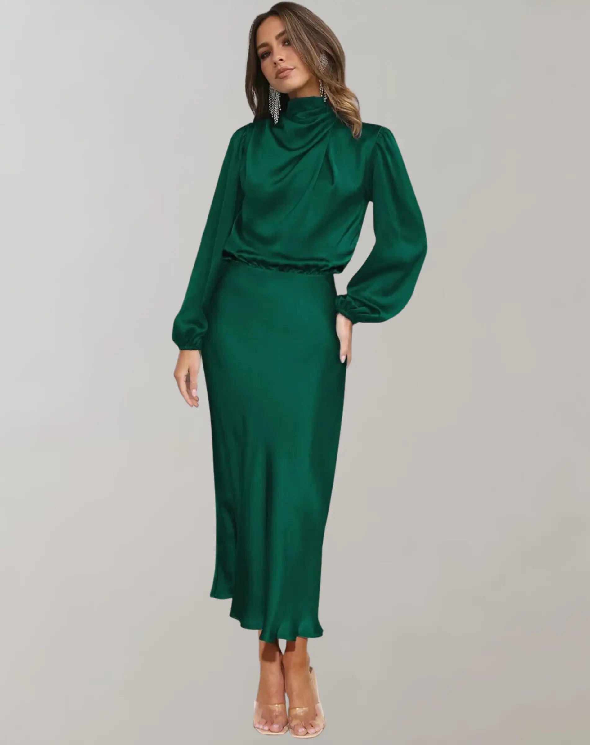 GlamStyle - Elegant Satengkjole med Lange Ermer for Spesielle Anledninger Motelys