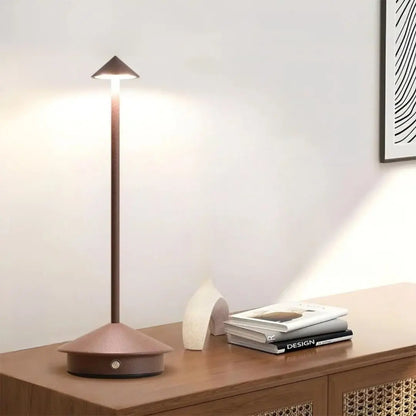 Stilfull bordlampe Motelys