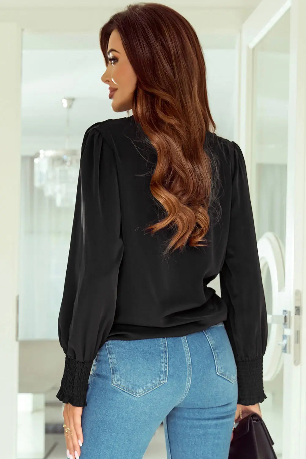 FashionWave - Elegant Drapert Bluse med Slå-Om-Hals for Stilige Anledninger Motelys