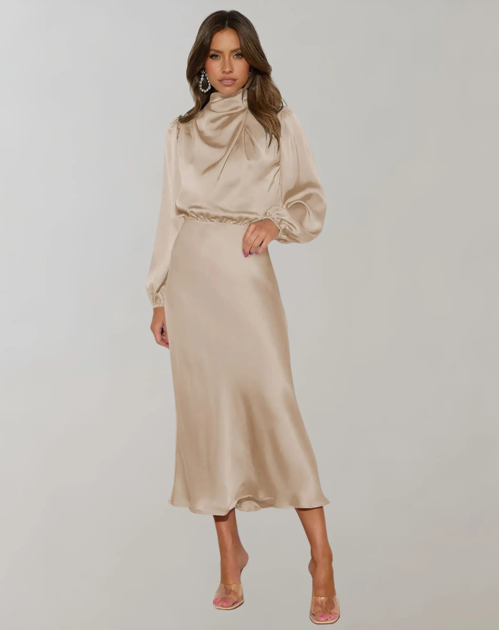 GlamStyle - Elegant Satengkjole med Lange Ermer for Spesielle Anledninger Motelys