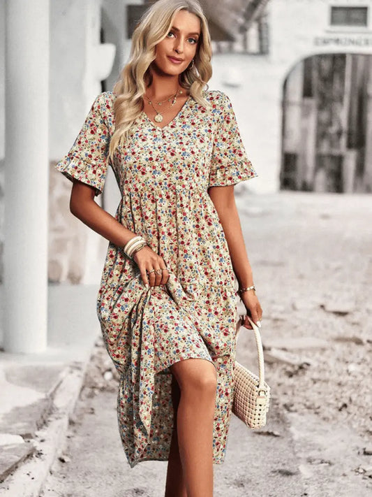 FloralVogue - Stilig Blomstret Midikjole for Feminin Eleganse Motelys