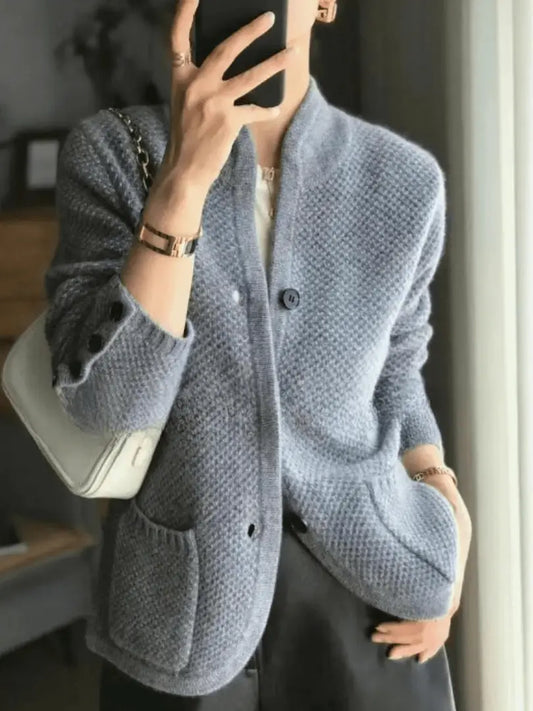 CozyCove - Elegant Ullcardigan til Dame for Varm Komfort Motelys