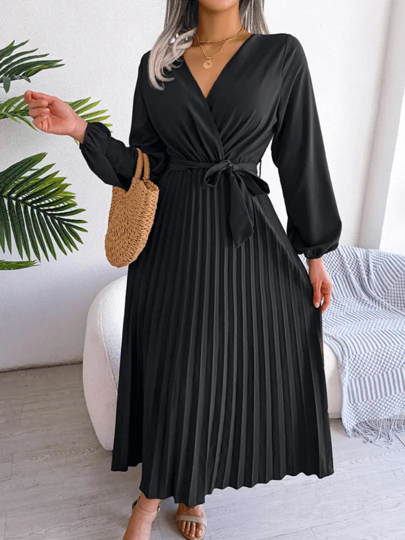 ChicTwist - Elegant Plissert Kjole for Stilfulle Anledninger Motelys