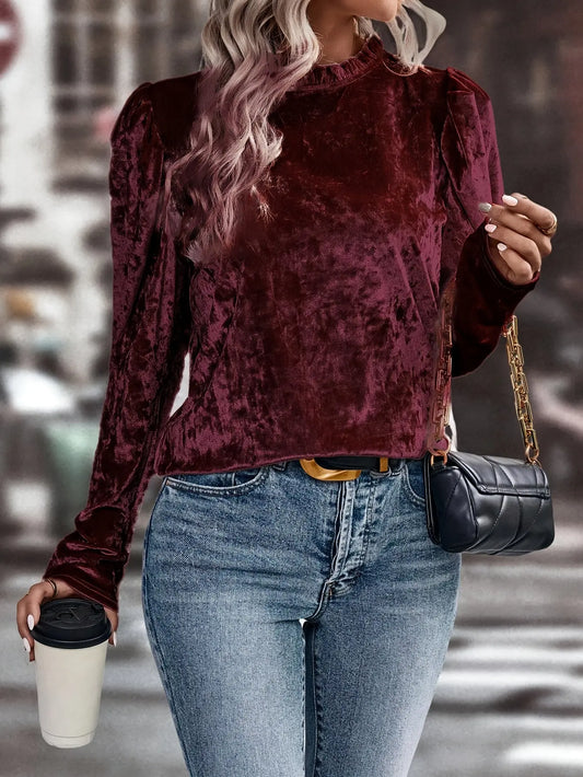 VelvetGlow - Elegant Fløyelsbluse for Kvinner Motelys