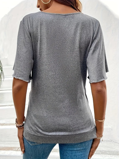 ElegantWear - Bluse med V-hals og Perledetaljer Motelys