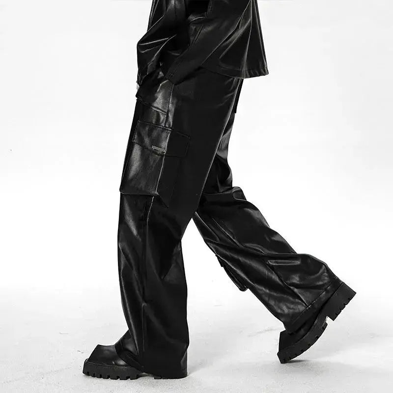 UrbanChic - Løse Skinnbukser For En Uformell Men Stilfull Look Motelys