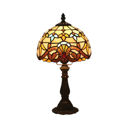 GlassArt - Elegant Lampe i Farget Glass med Blylinjer for Unik Stil Motelys