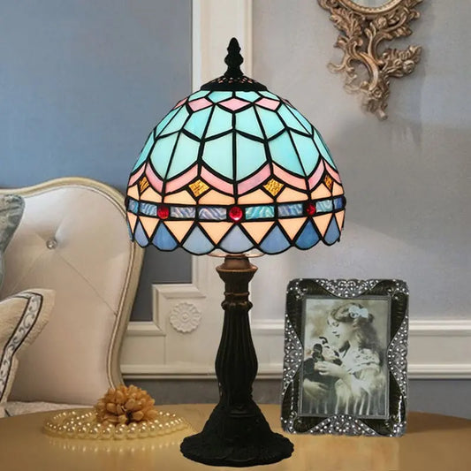 GlassArt - Elegant Lampe i Farget Glass med Blylinjer for Unik Stil Motelys