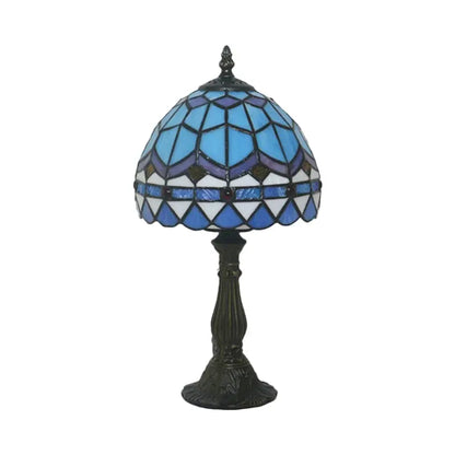 GlassArt - Elegant Lampe i Farget Glass med Blylinjer for Unik Stil Motelys