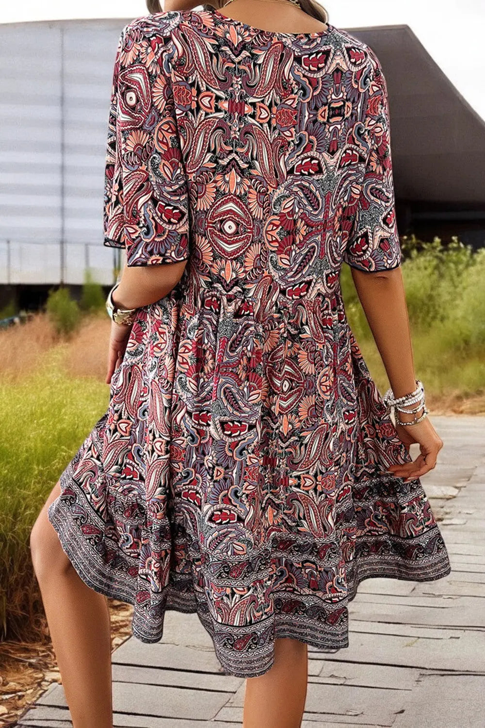 VividChic - Minikjole Med Trykt V-Hals For En Lekker Look Motelys
