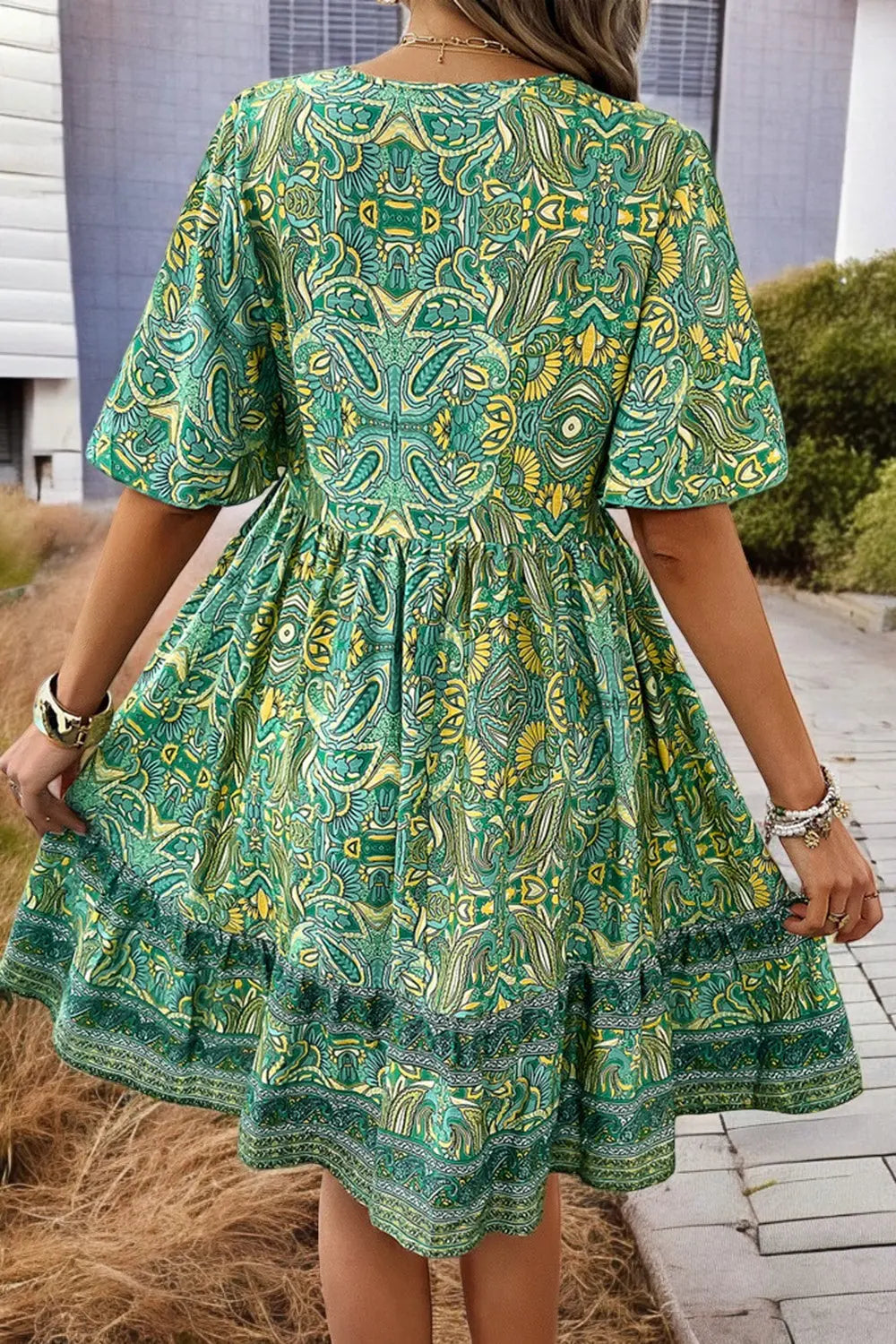 VividChic - Minikjole Med Trykt V-Hals For En Lekker Look Motelys