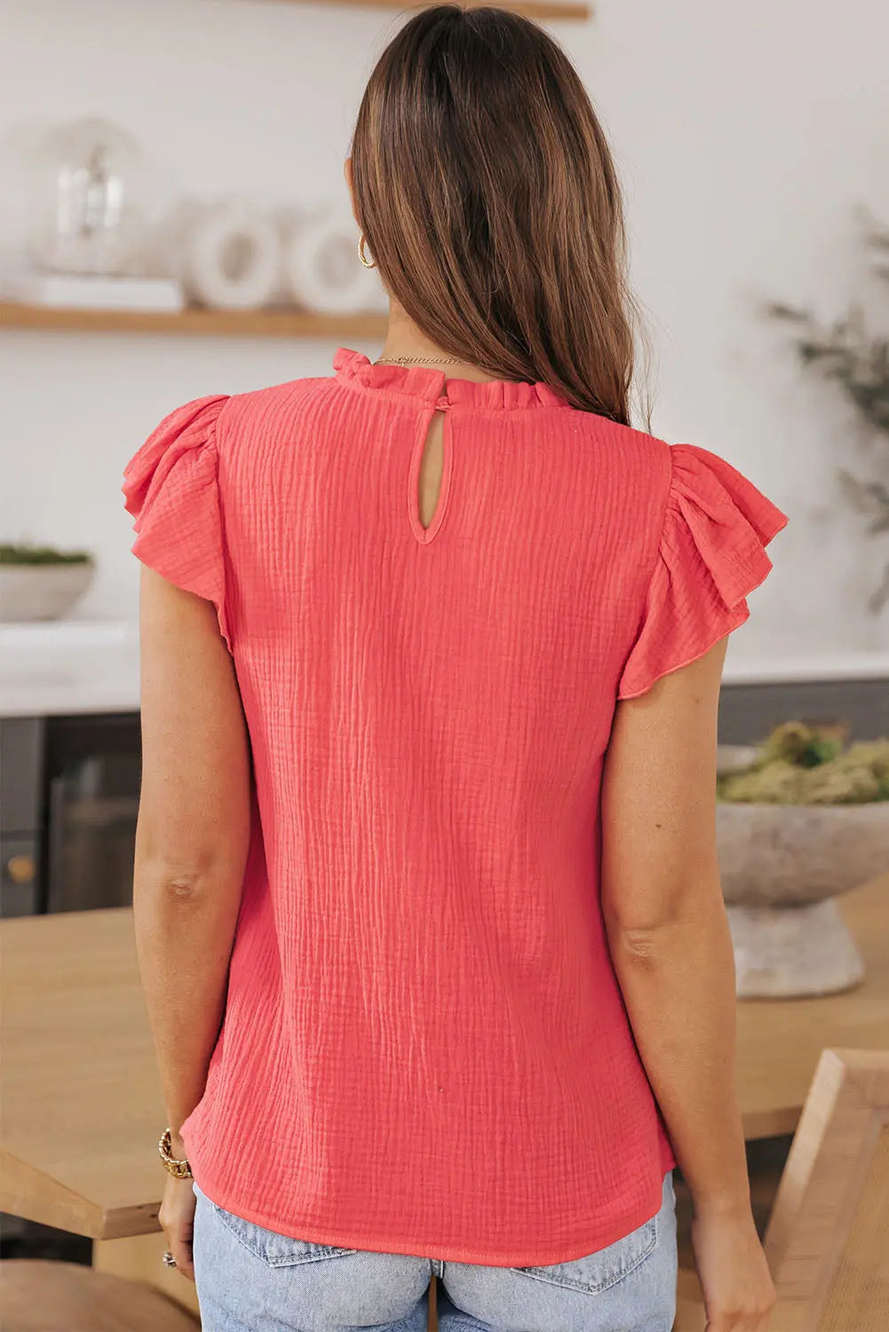 ChicElegance - Flatterende Bluse med Volangkrage for Stilige Anledninger Motelys