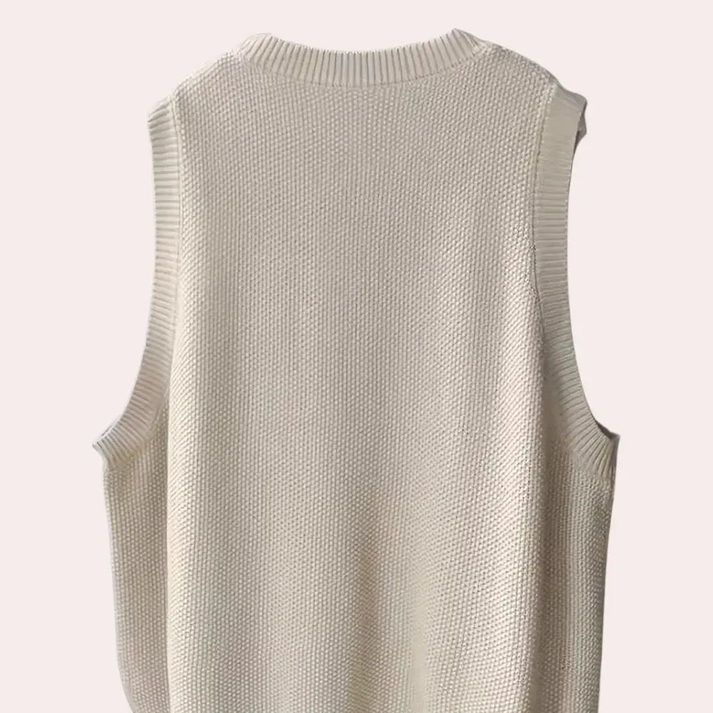 KnitChic - Strikket Veste for Kvinner i Stilfull Design Motelys