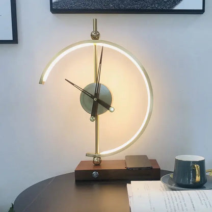 Bordlampe med Integrert Klokke og Trådløs Lading Motelys