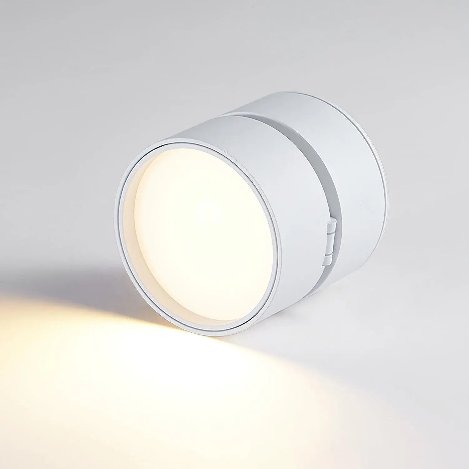 AuraLite - Elegant Surface Taklampe for Moderne Interiør Motelys