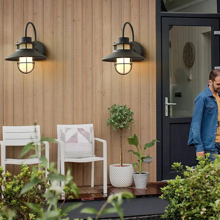 BrightForge - Industriell Utendørslampe for Et Rått Utseende Motelys