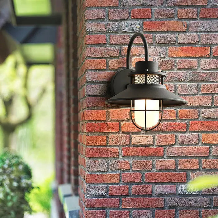 BrightForge - Industriell Utendørslampe for Et Rått Utseende Motelys
